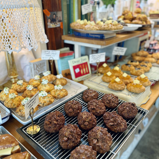 Dessert Delight: Café Layered in Anguk, Seoul 🇰🇷