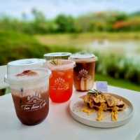 แจกพิกัดคาเฟ่ลับๆ วิวสวยกลางหุบเขา กาญจนบุรี