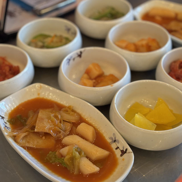 𖤣𖤥中環飯堂│份量大的韓式午餐 