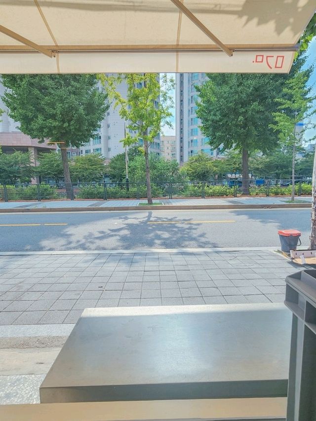 눈이 즐거운 편안한 분위기의 카페 < 마가밀 >