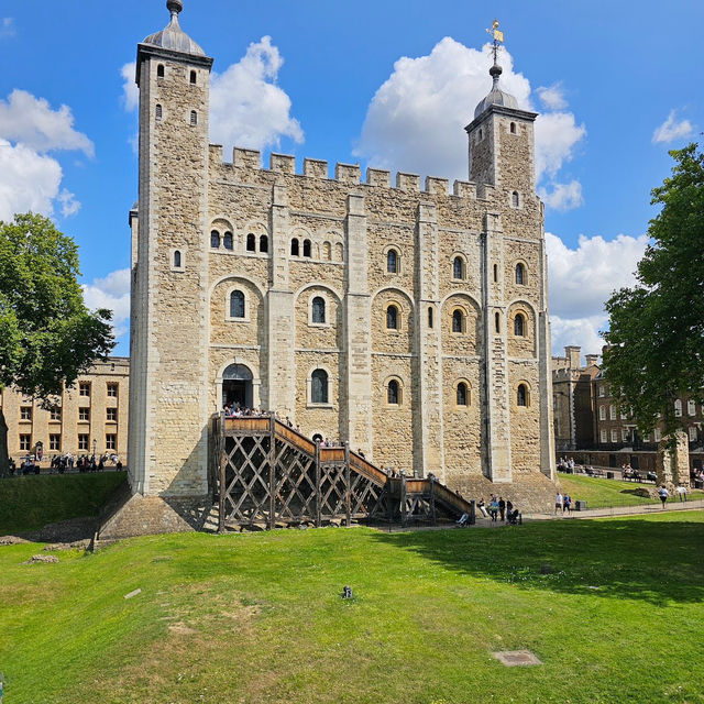 Where History Echoes Through the Ages – Explore the Tower of London!
