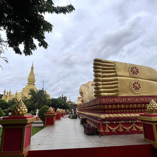 🇱🇦 Pha That Luang - The Iconic Stupa of Vientiane! 🏮