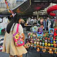ตลาดมือสอง ถนนคนเดิน ช่างชุ่ย รวมตัวสายอาร์ต 
