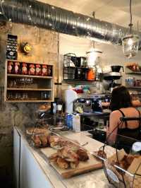  A Breakfast in Paris