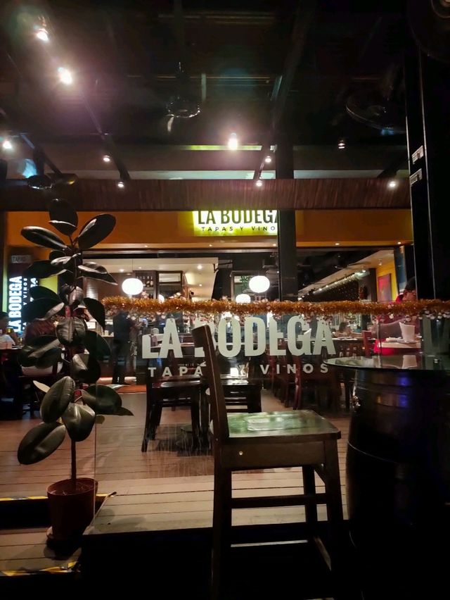 La Bodega: A Great Spot for Drinks and Spanish Seafood Paella