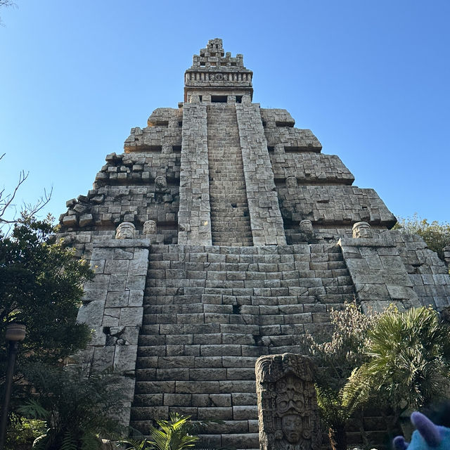 🏰✨🌊 Embark on a Magical Adventure at Tokyo DisneySea! 🎢🧞‍♂️🧜‍♀️🔦