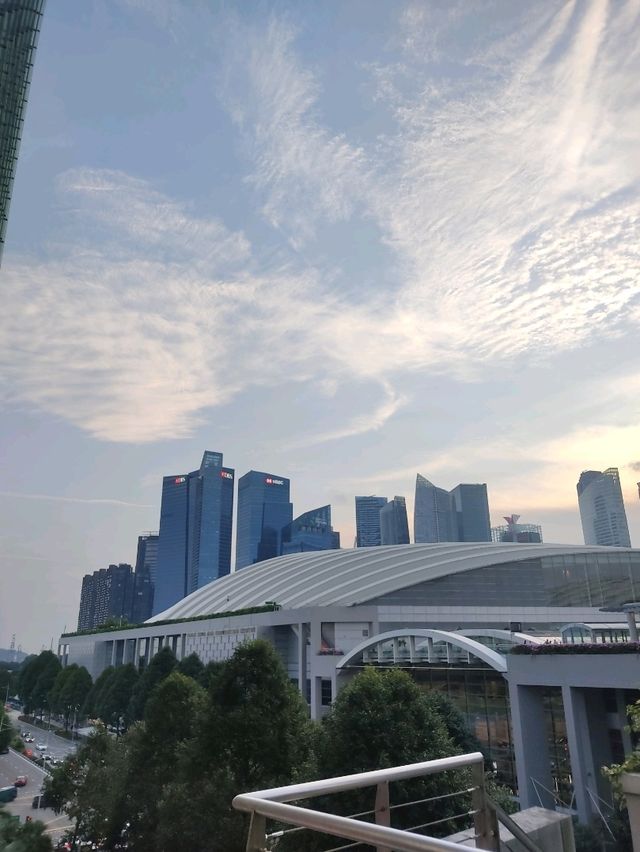 Bunga besar di tengah bandar