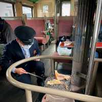 青森景點|搭冬季限定津輕鐵道暖爐列車（ストープ列車）到東北賞雪