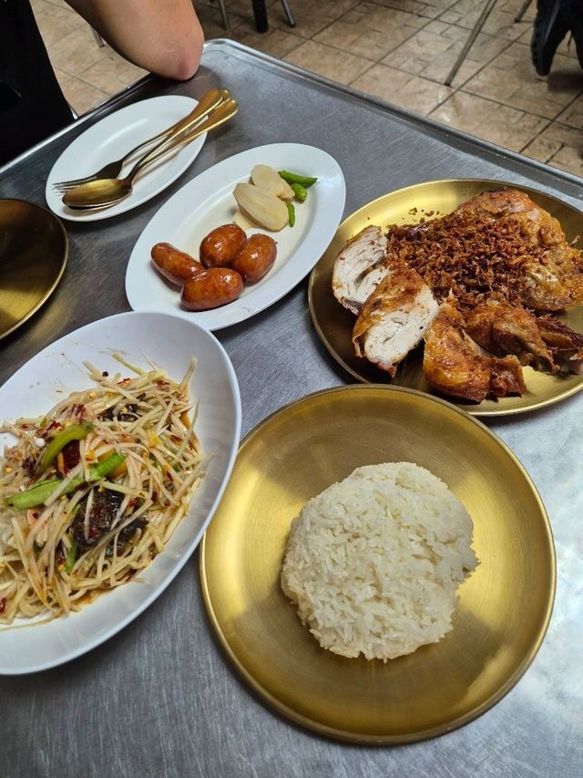 Polo Fried Chicken Bangkok 🍗