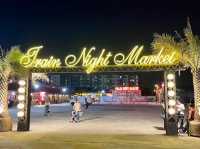 “ตลาดนัดรถไฟศรีนครินทร์” ตลาดวินเทจกลางคืน