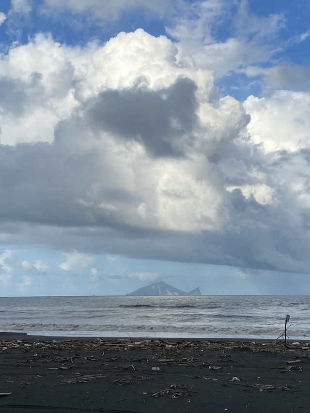 可瞭望龜山島的秘境海灘《壯圍海岸》