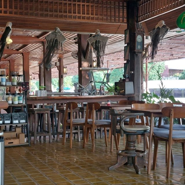 ร้านอาหารลมเย็น