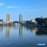 Sunrise Serenity: Marina Bay Sands Morning Stroll