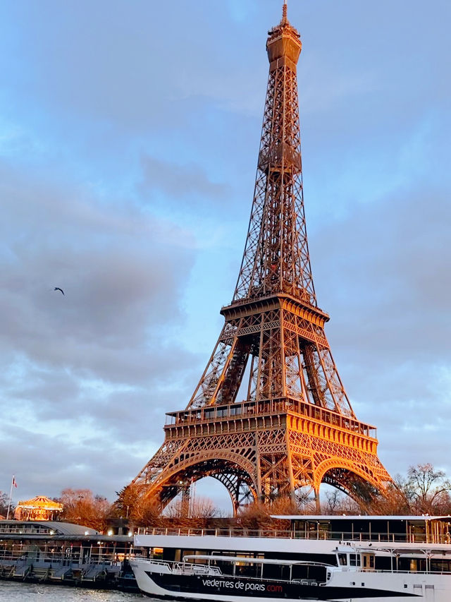 🇮🇹 Picture-Perfect Paris: Capturing the Eiffel Tower from Unique Vantages