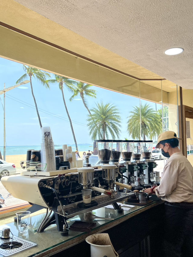Sunset Coffee Roasters คาเฟ่ฟีลไมอามี่ริมหาดพัทยา