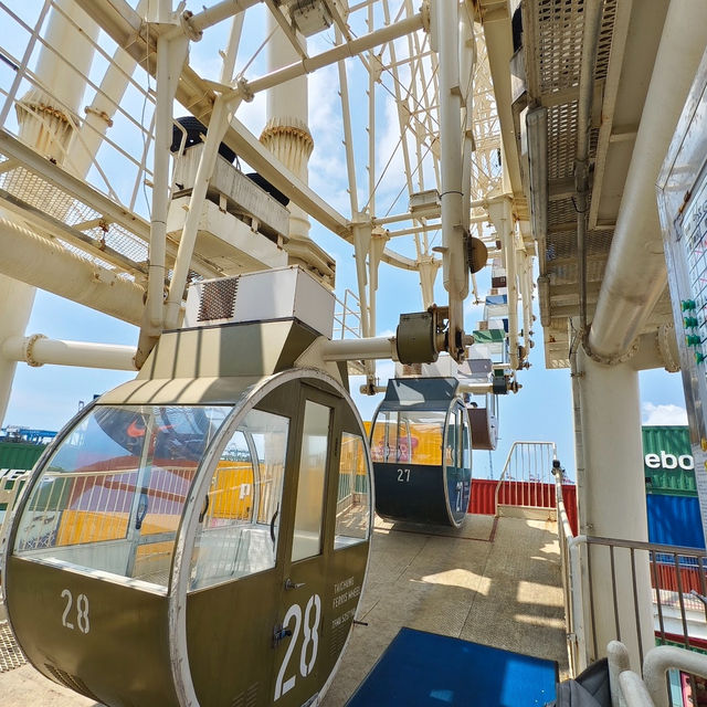 台中三井OUTLET摩天輪 🎡 購物與娛樂的完美結合景點