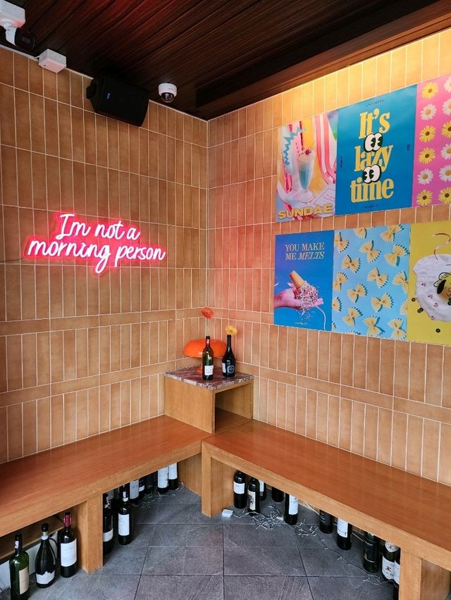 【バンコク】フォトスポットいっぱいのカフェバー🍷