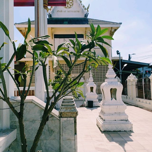 泰國曼谷湄南河畔古廟景點:Wat Dong Munlek，適合打卡拍照📸
