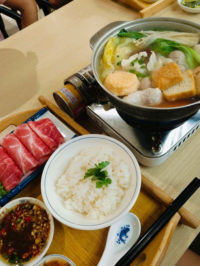 A Festive Steamboat to Celebrate the Season
