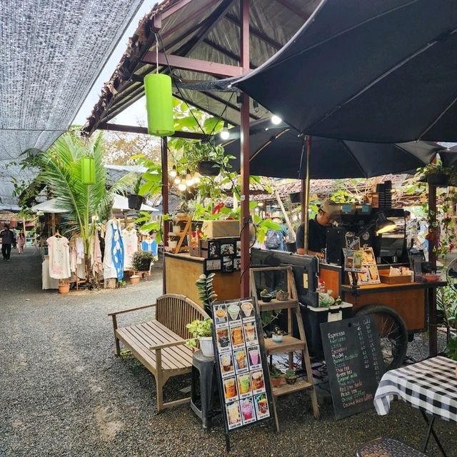 ตลาดนัดเช้า ที่กาดบะป้าวเชียงใหม่