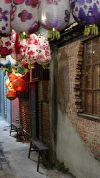 Shopping and exploring Shennong Street in Tainan