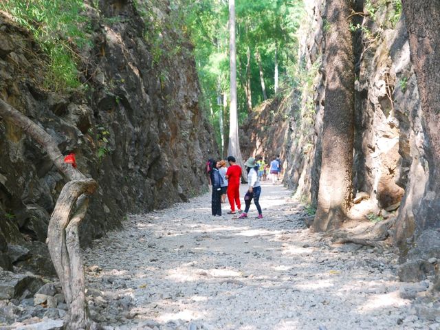 เที่ยวกาญจนบุรี ศูนย์ประวัติศาสตร์ช่องเขาขาด