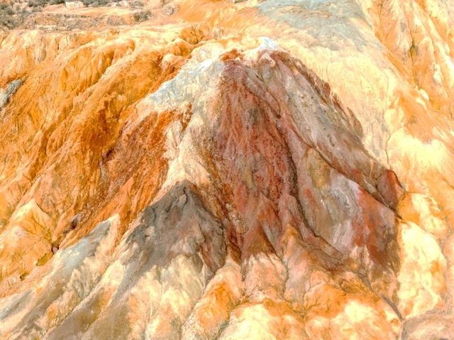 馬薩龍礦區 (Mazarrón Mines) 是徒步旅行、騎自行車、無人機和攝影的絕佳之地