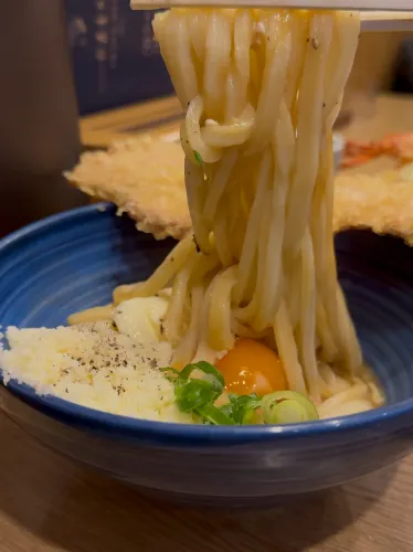 東京の隠れた名店、うどんと天ぷらが忘れられない「うどん慎」