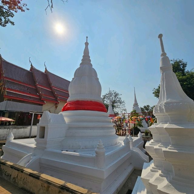 วัดเสาธงทอง เกาะเกร็ด