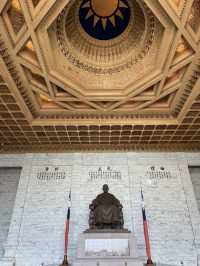 Guide to Visiting Chiang Kai-shek Memorial Hall 🏛️
