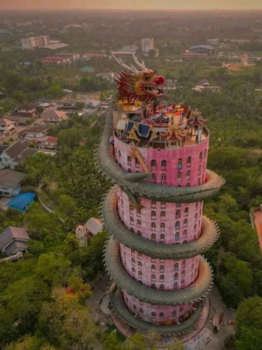 ✨ Bangkok: A City of Temples, Tastes & Thrills! 🇹🇭🏙️