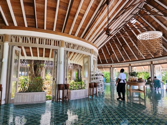[🇲🇻モルディブ] 贅沢な朝のひととき – Oceanで楽しむ極上の朝食