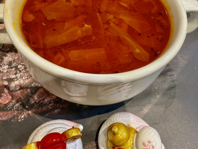 高雄統一時代8樓（瀧厚炙燒熟成牛排）英倫風藍色時尚裝潢設計.值得推薦大家