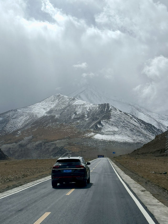 A Journey to the Majestic Karola Glacier
