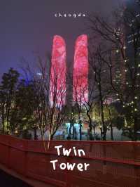 Twin tower ตึกแฝด กลางย่านธุรกิจ ที่เฉิงตู