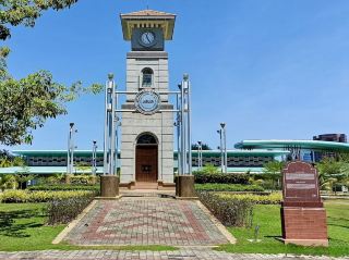 Labuan Clock Tower: A Quirky Slice of Island Time ⏰🌴