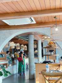 Aloha Beach Cafe ริมทะเล บรรยากาศดี 🍵