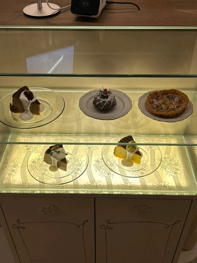 [🇰🇷ソウル]感性あふれるカフェ「villa.1990」で味わう、美味しいデザート時間