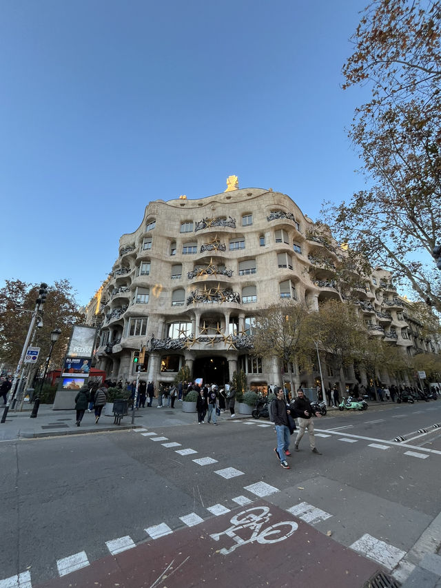 アントニ・ガウディの聖地　スペイン