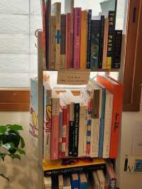 소장하고 싶은 책과 소품들로 가득한 독립서점, 책방공공📚