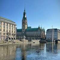 Exploring Hamburg’s Historic Town Hall & Surrounding Gems