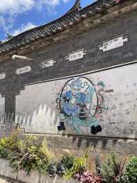 เมืองโบราณนาซีฉากหลังภูเขาหิมะ
