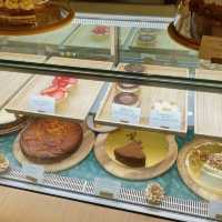 Neighborhood Comfort at Lola’s Singapore