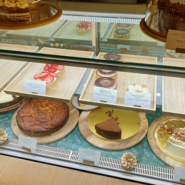 Neighborhood Comfort at Lola’s Singapore