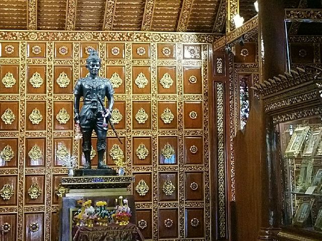 ชม..หอพระบรมฉายามหาราชพุทธิรังสรรค์