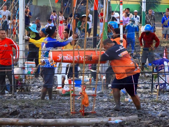 เที่ยวชมงานประเพณีจุดลูกหนู ปทุมธานี