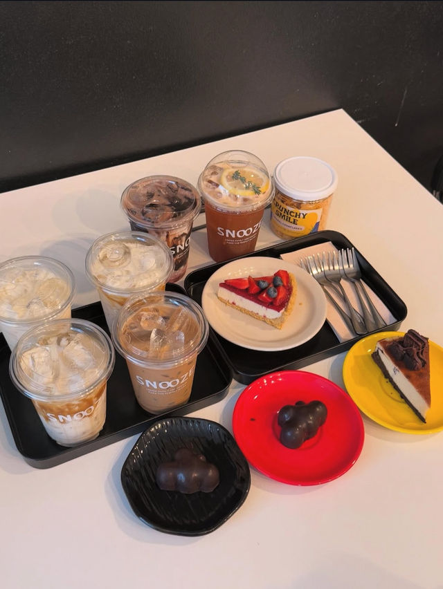 Snooze Cafe ท่าข้ามสุราษฎร์