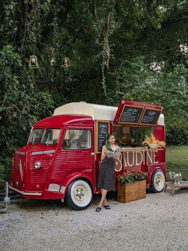 THE CUTEST FRENCH GOURMET FOOD TRUCK IN SINGAPORE! 🇫🇷🚚