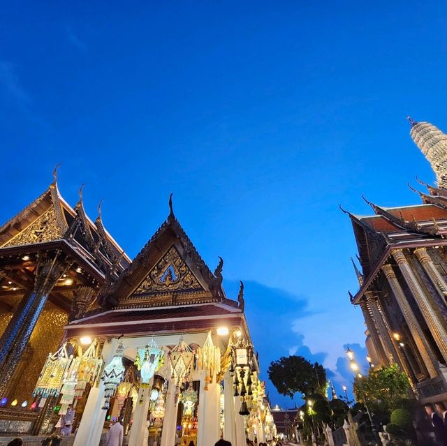 โคมตรา วันพระแก้ว