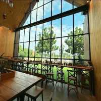 The Village Farm To Cafe ฟาร์มเฮาส์ชนบทที่งดงาม